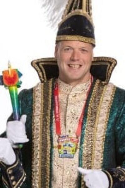 Wat doen we op de laatste dag van het carnaval: dweilen | Prins Sander Alberink