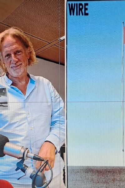 Willem Schoordijk ontvangt Theo Hakkert (voormalig columnist bij Dagblad Tubantia) in Vrienden van Muziekfreak!
