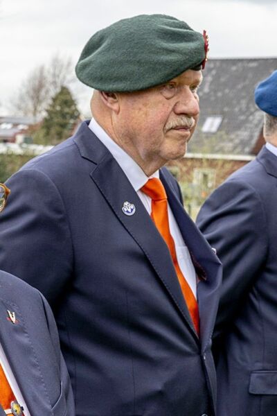 Gerard Van Diejen (97) oudste veteraan van Oldenzaal en Stephanie Hulsman Stichting Veteranen Oldenzaal