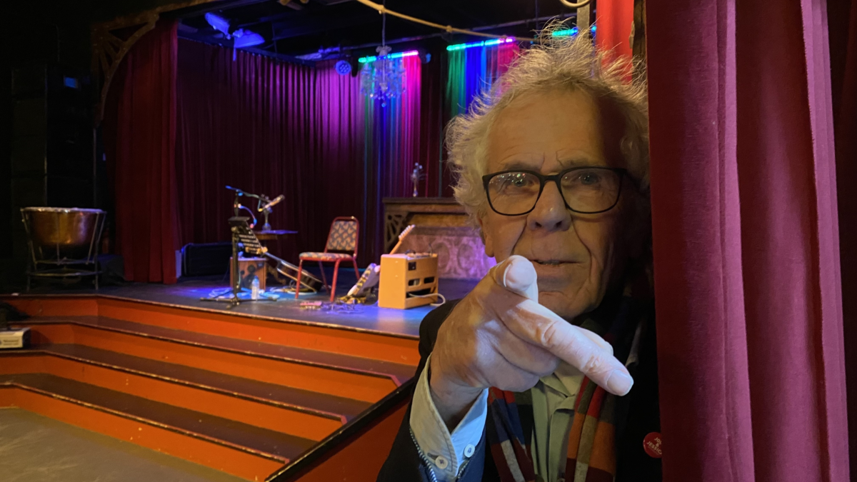 Peter Mense tijdens de laatste show van t Verborgen Theater Niels Veurink