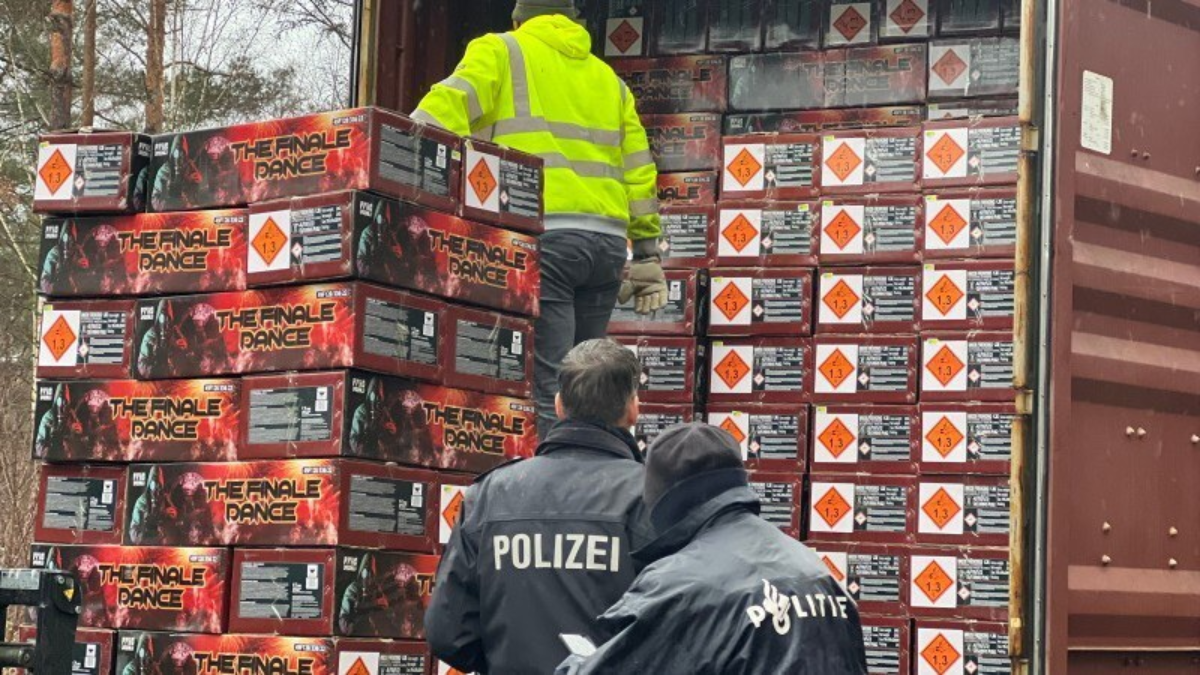 2022 12 20 Megavangst vuurwerk over grens Enschede Foto Politie