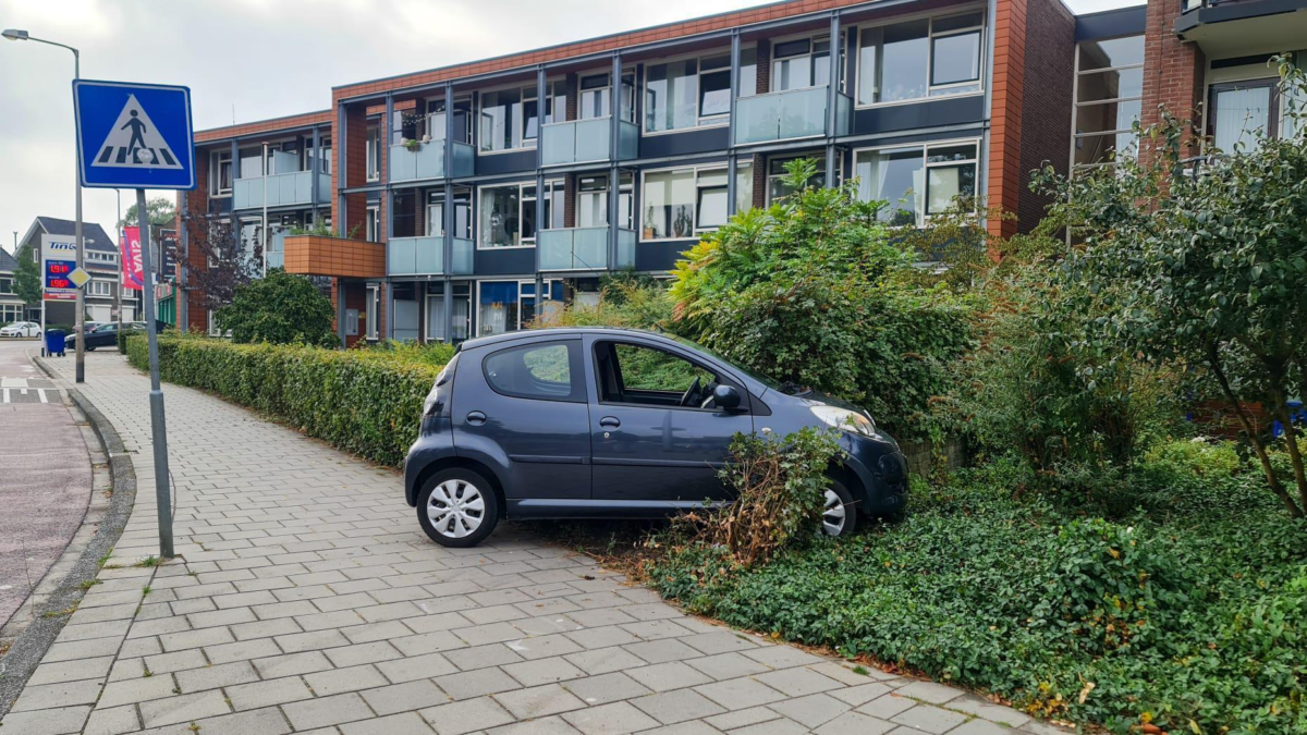 20220907 Auto van weg Oliemolensingel News United Dennis Bakker