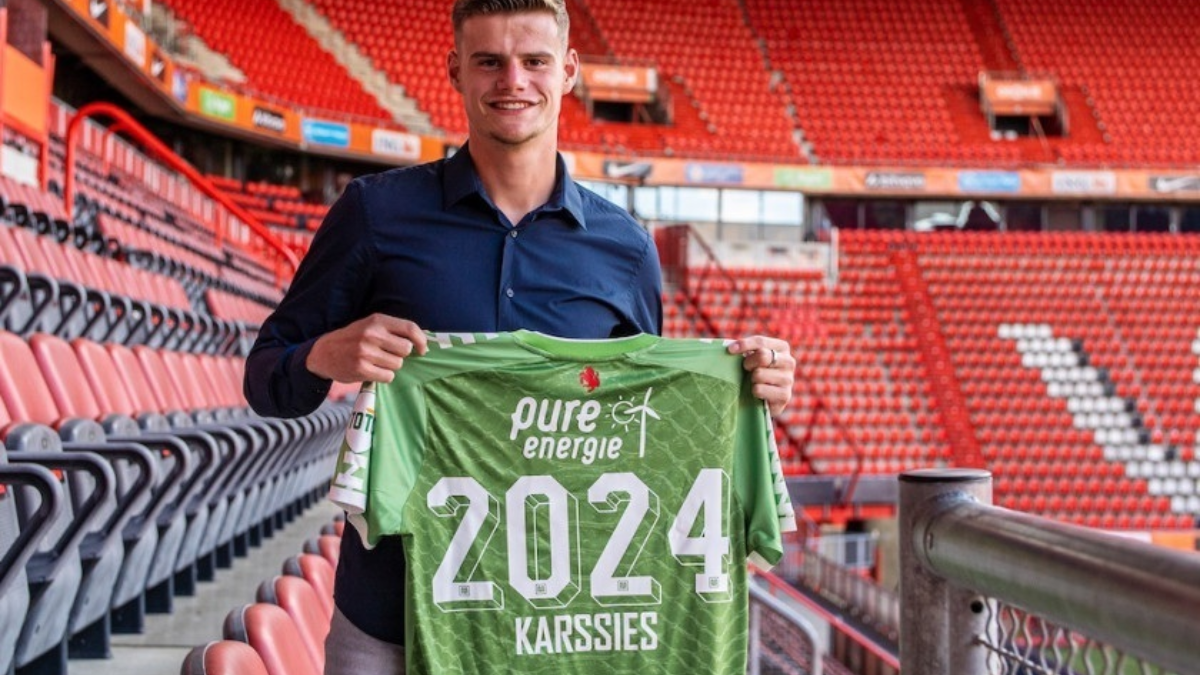 Sam Karssies tekent contract Foto FC Twente Media