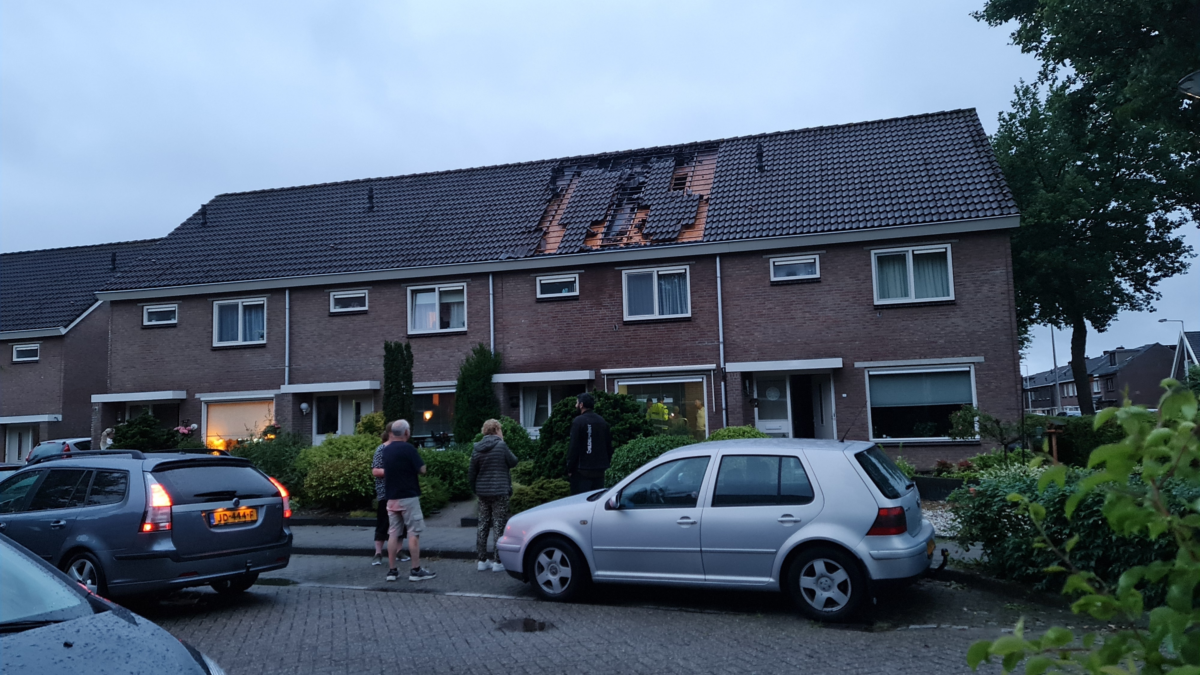 Woning Ankrot Enschede onbewoonbaar blikseminslag News United Dennis Bakker