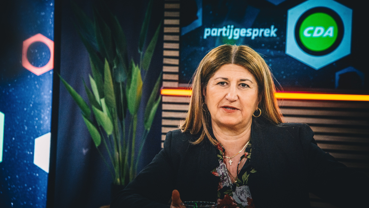 20220304 ITV80 partijgesprekken 9888 gast CDA Meryam Summer CLEAN