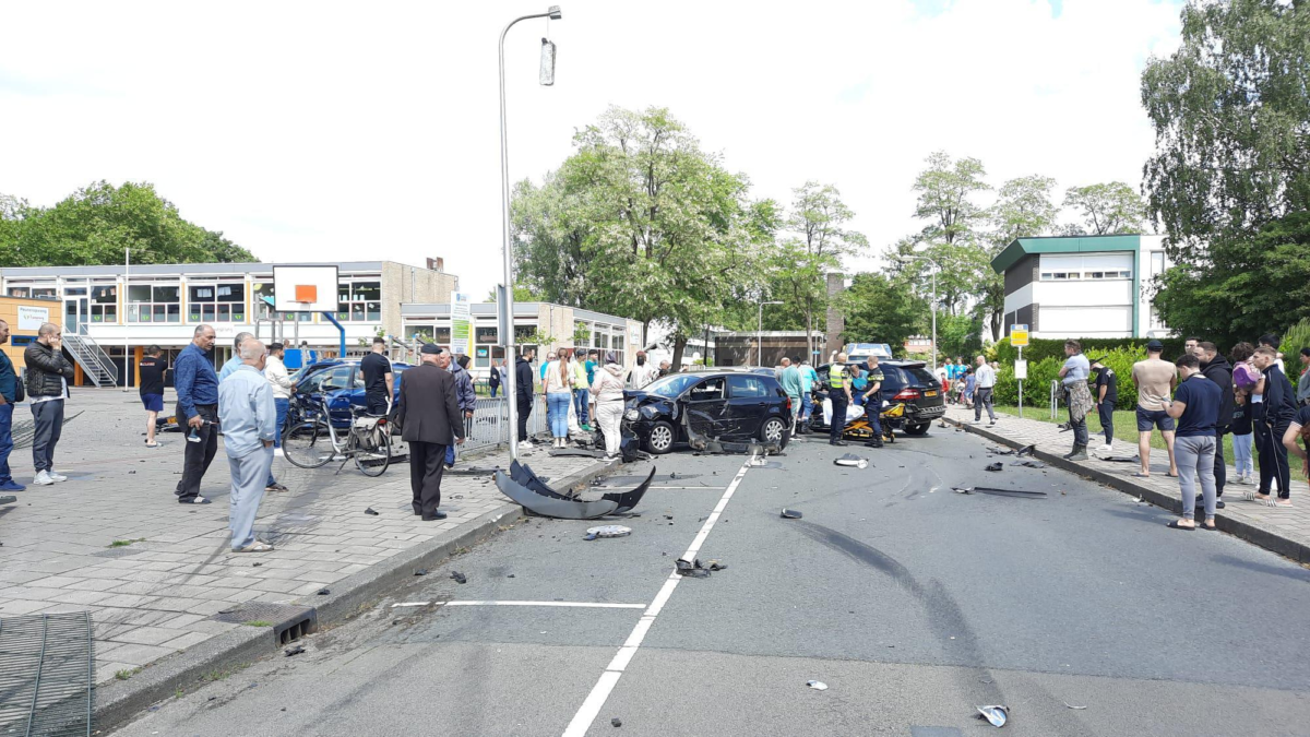 20220527 Ongeval Het Riet auto schoolplein