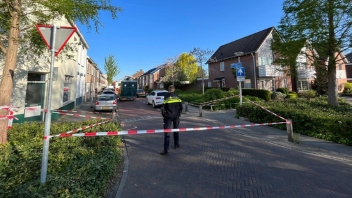 Burgemeester Jacobstraat afgelosten politieonderzoek Teun van der Velden RTV Oost