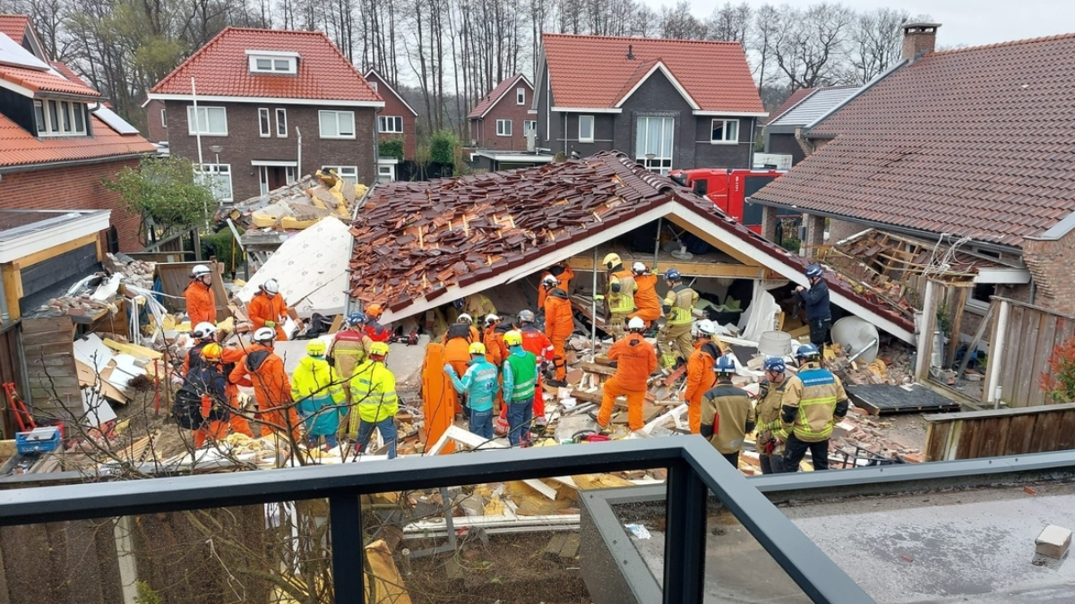 Ingestorte woning Oldenzaal gasexplosie foto RTV Oost