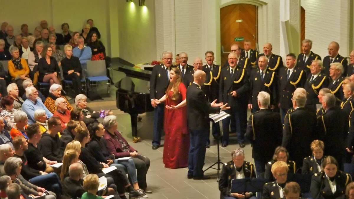 Politiekoor Twente met samen Marjan Vleeming in 2019