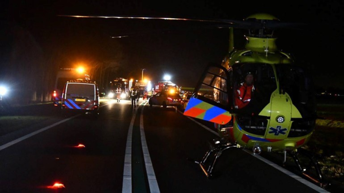 Voor het ongeluk op de N36 bij Sibculo werd ook een traumaheli opgeroepen Foto News United Kevin Gerrits