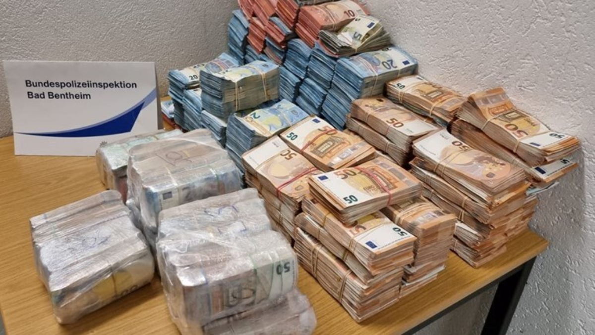 De miljoen euro aan contanten Foto Bundespolizei Bad Bentheim