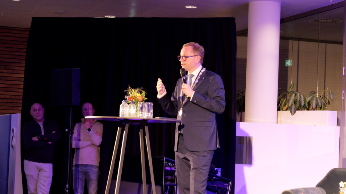 20260319 SFEERBEELD VERKIEZINGSAVOND ALMELO