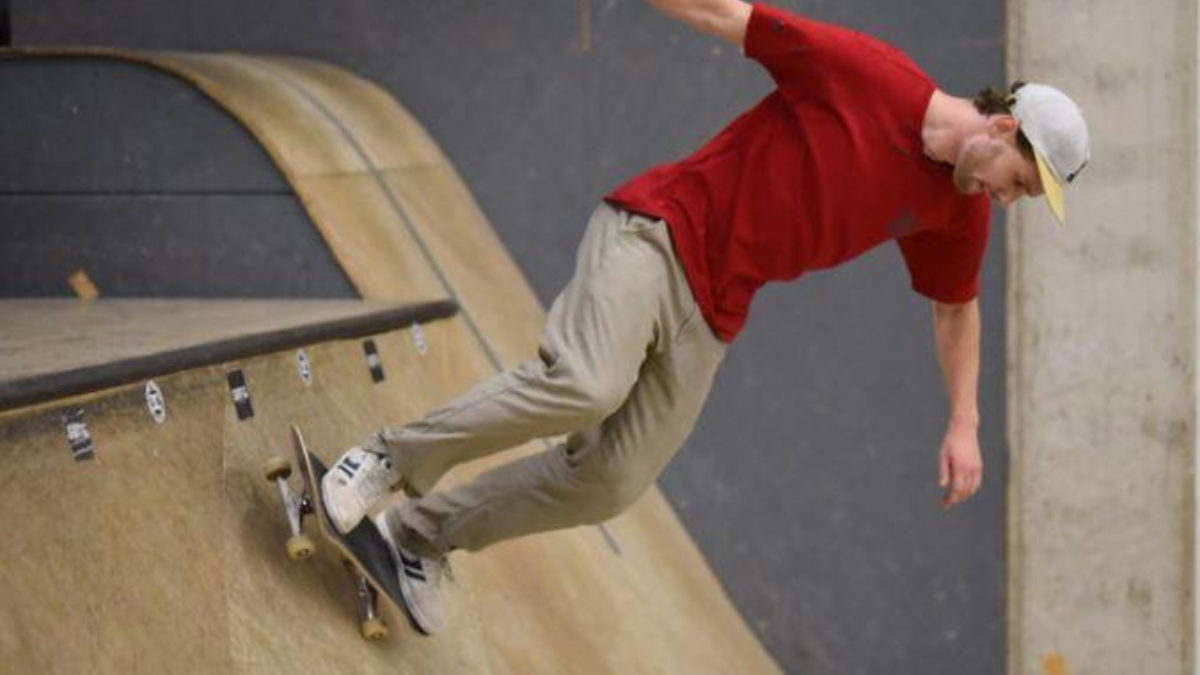 435707 skate