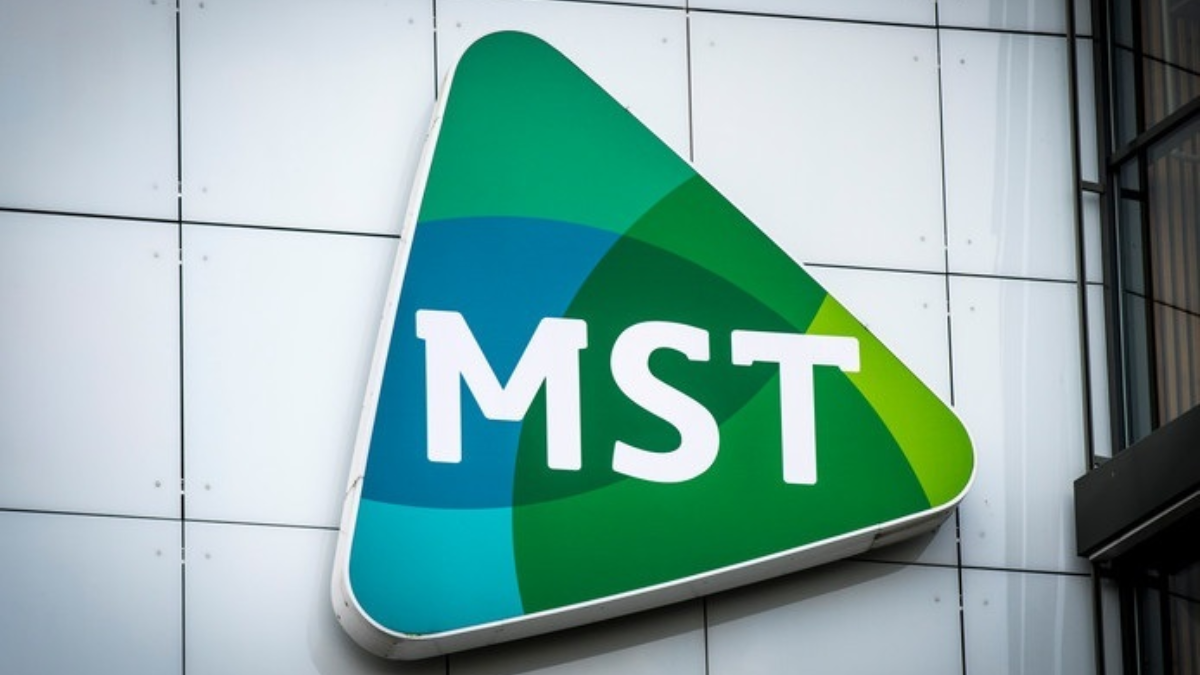 424848 MST 19