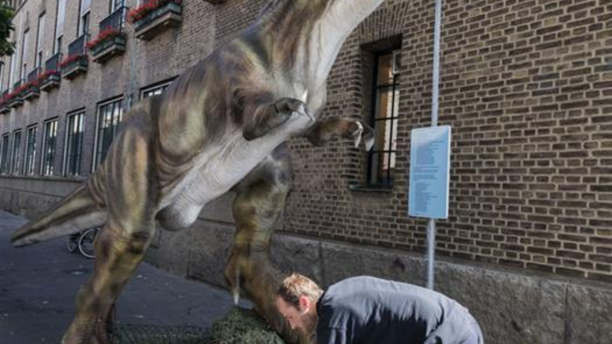 423821 dino