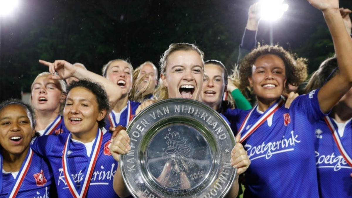 421968 twentevrouwen 1