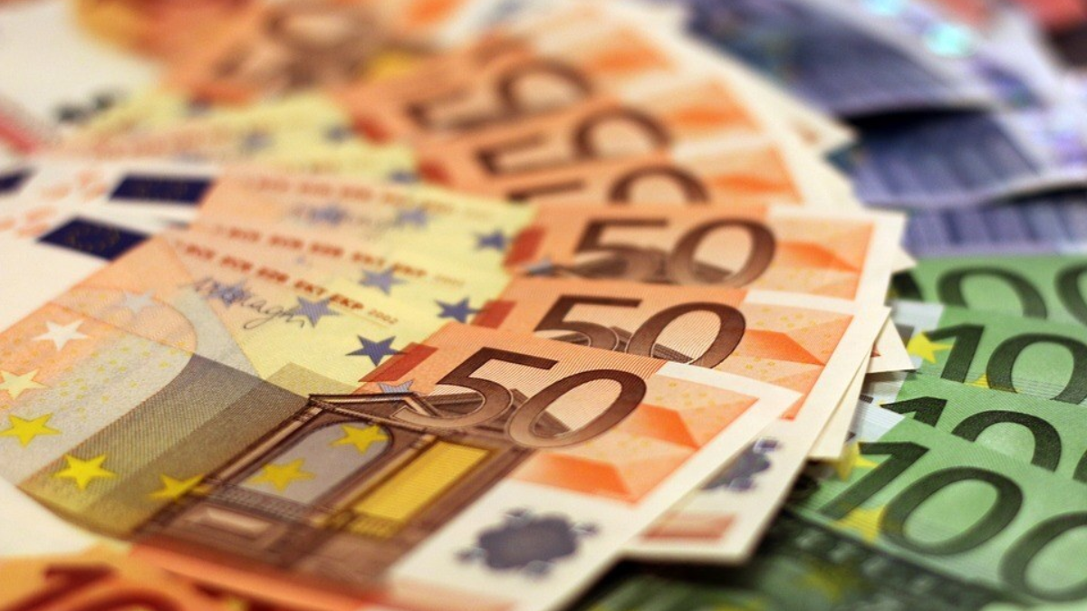 415518 money 1005476 960 720 5