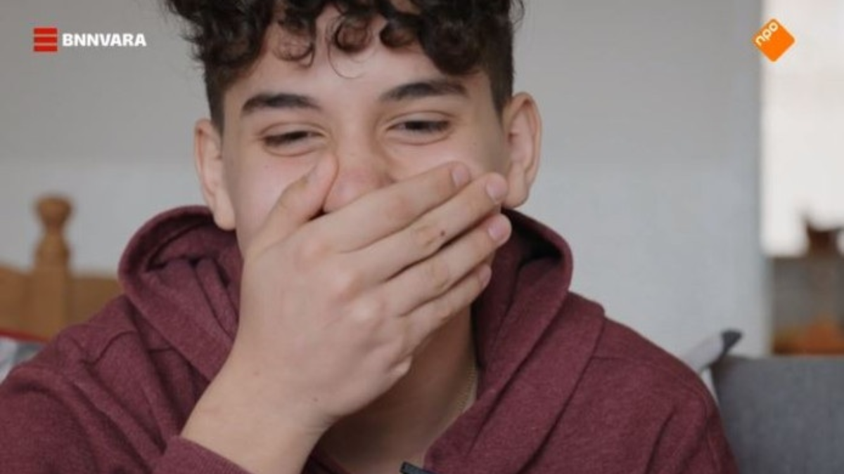 408483 Elias still uit video