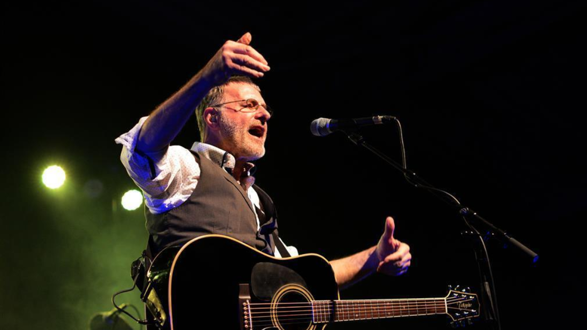 391047 101 Steve Harley Live2015onstage