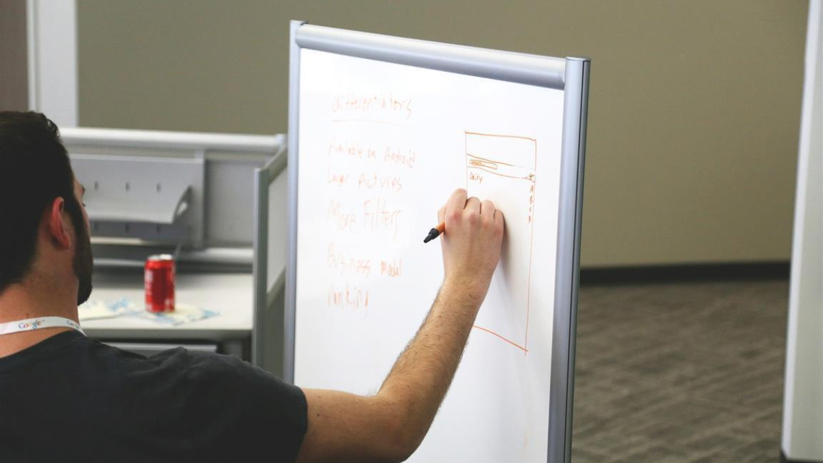 377309 white board 593309 1920