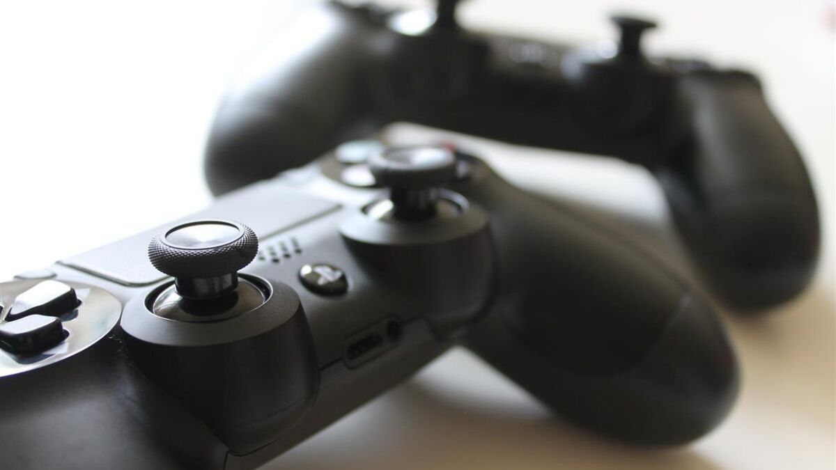 367675 joystick 1216816 1920