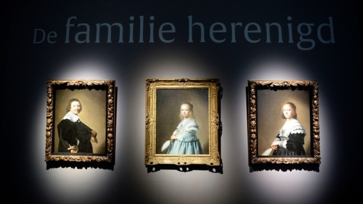 365921 meisje in blauw