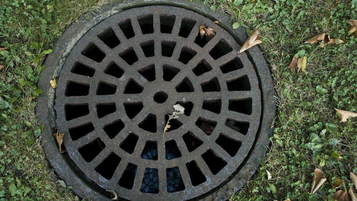 365886 sewer cover 178443 1920