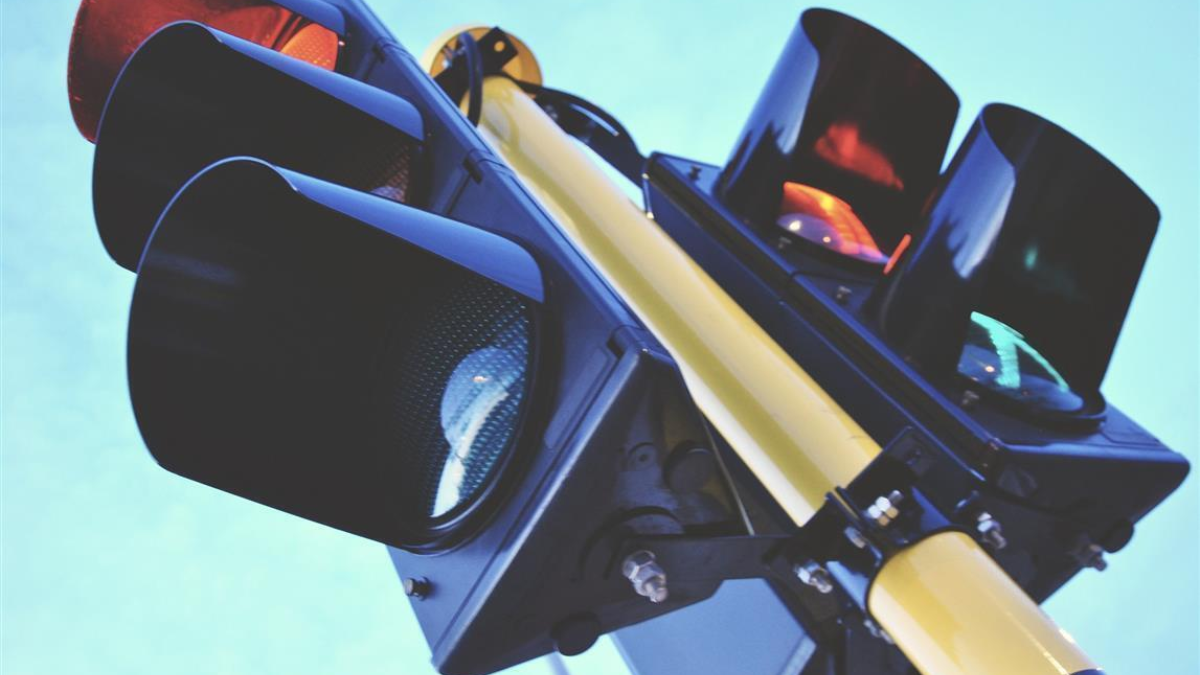 363692 traffic light 1360645 1920