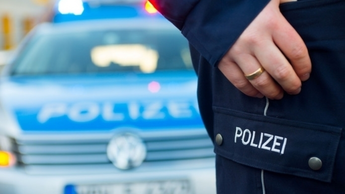 353924 353477 255982 polizei 35