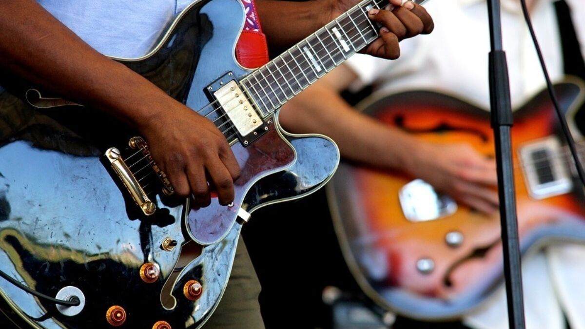 344339 guitars 2033566 960 720