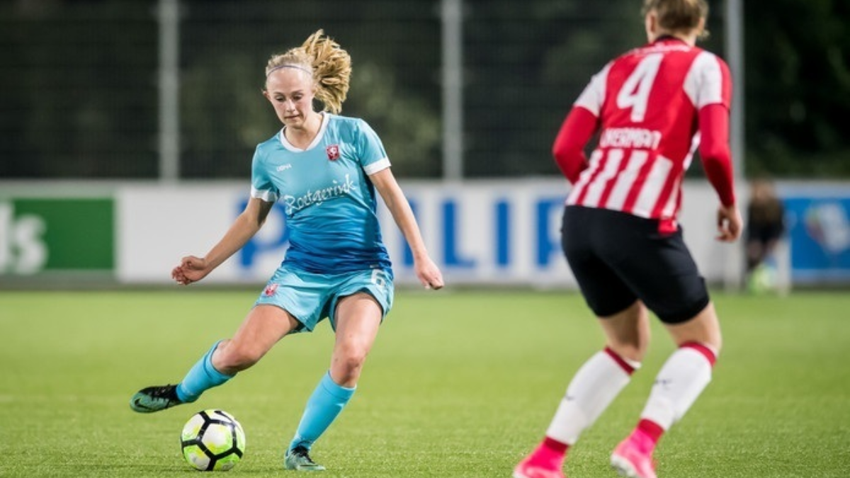 335519 fc twente vrouwen oefent