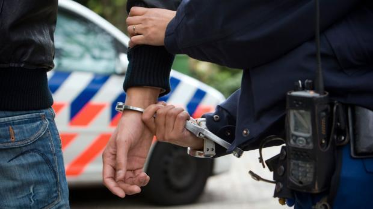 327816 240890 212109 politiehandboeien 1024 2 1