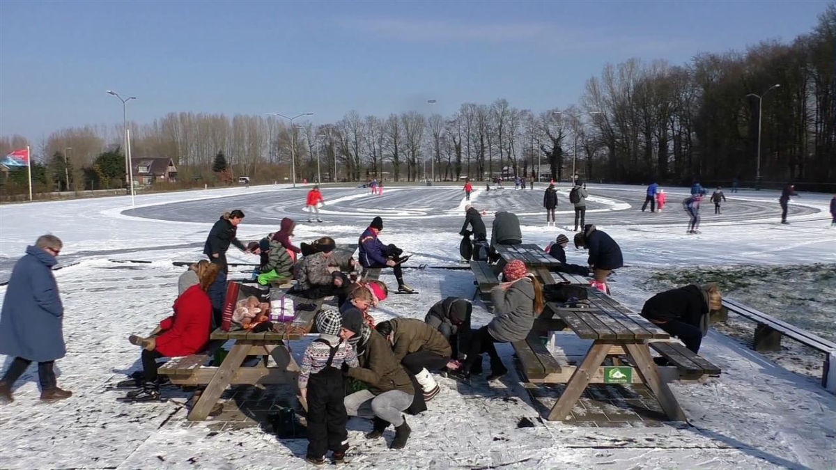 327525 eerste schaatsdag fb