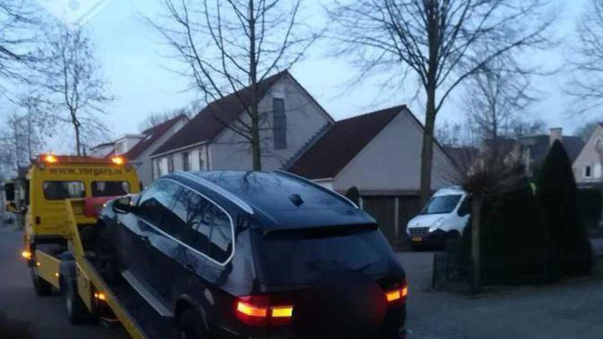 325950 Politie 28
