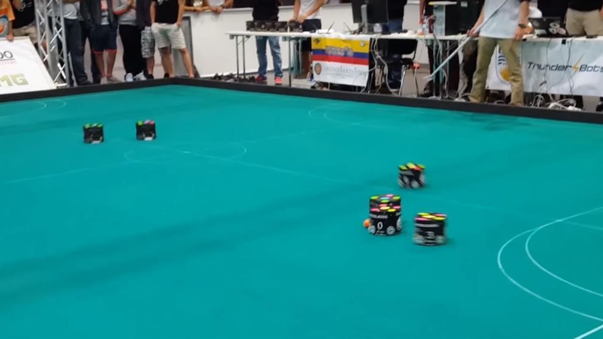 311067 Roboteam Twetnee