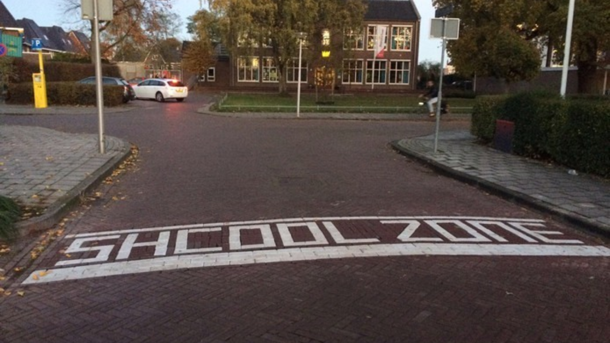 304048 shcoolzone