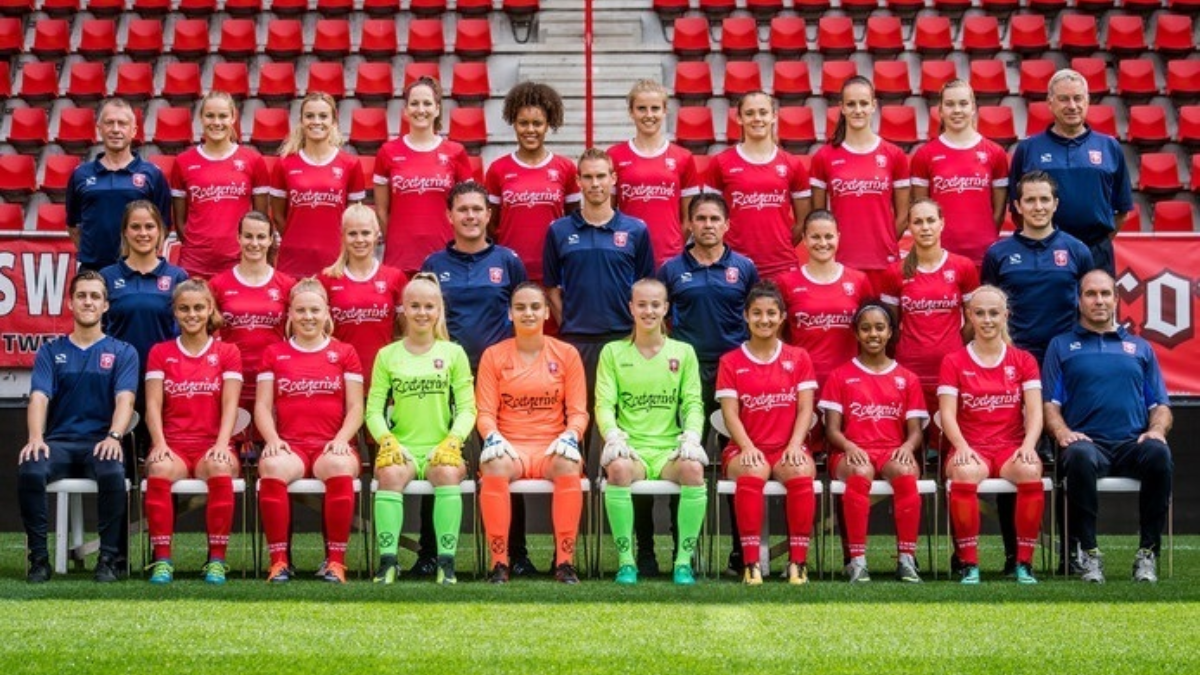 290558 fc twente vrouwen teamfoto