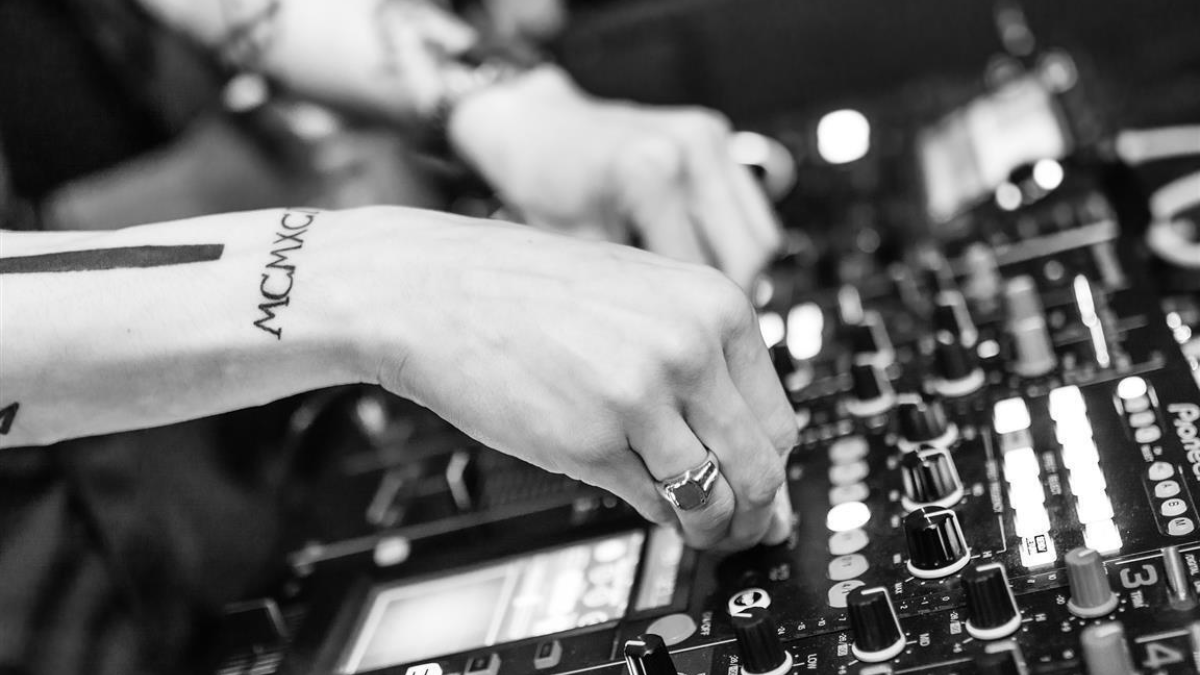 289578 dj 720589 1920