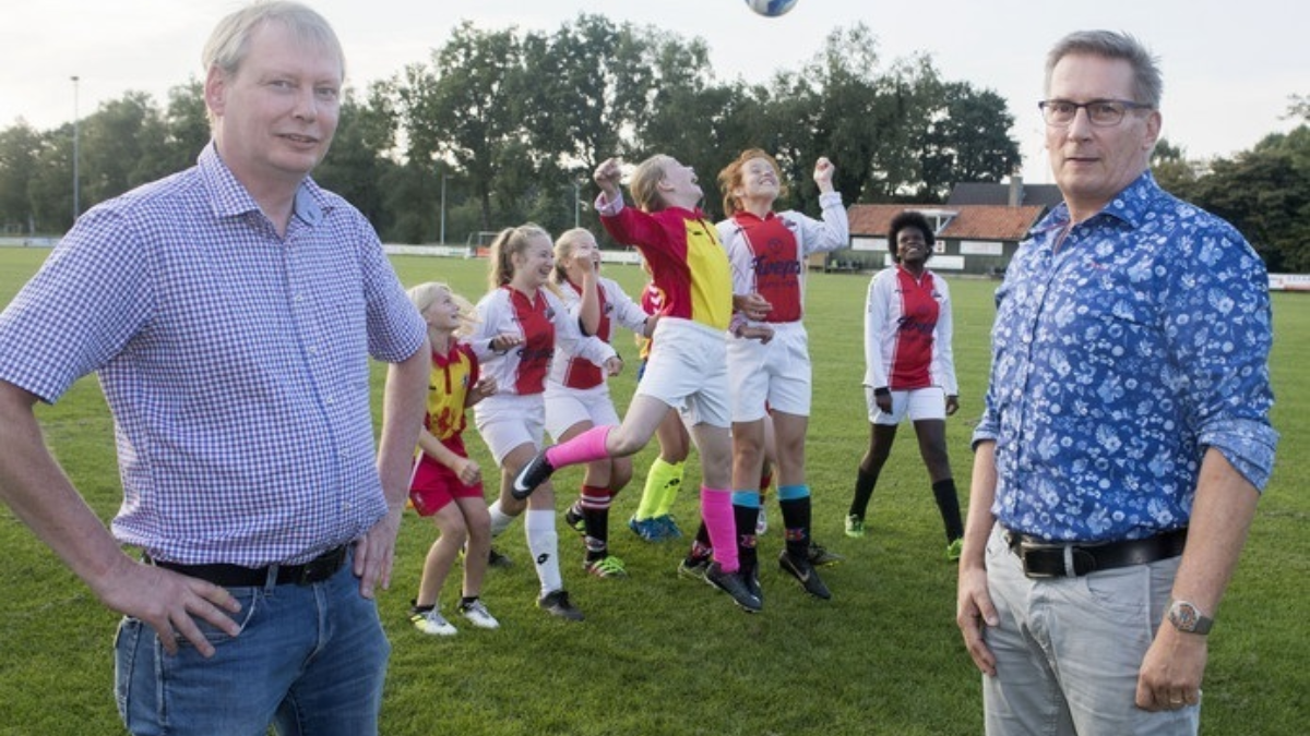 288440 meidenteams samen