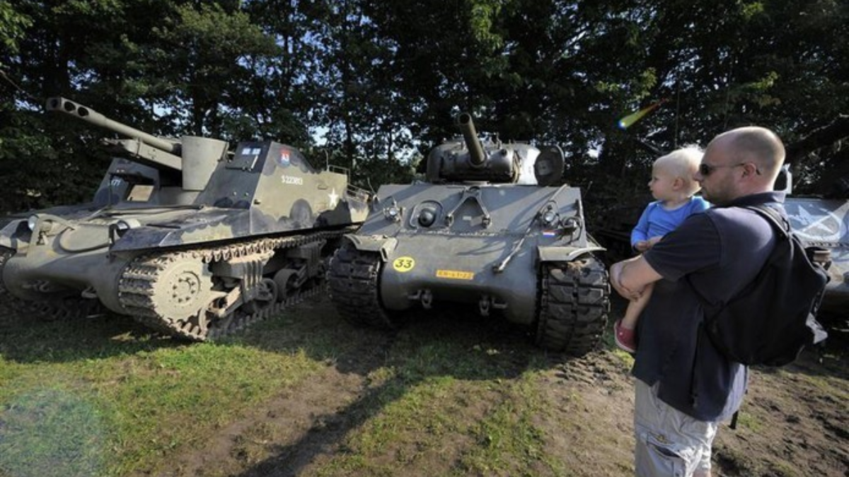 281311 militaire voertuigen