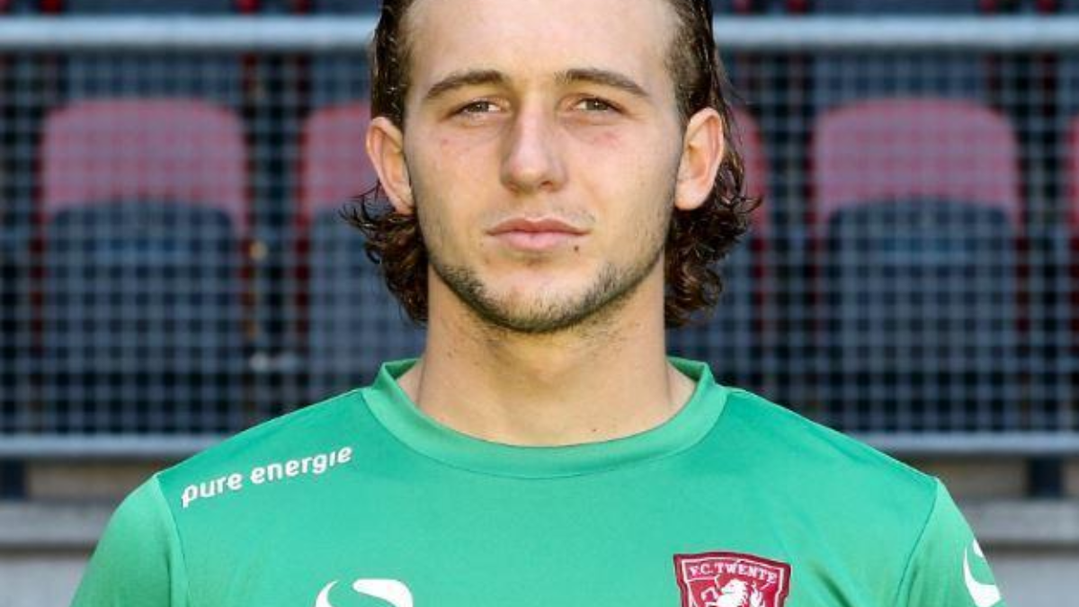 276831 joel drommel liggend