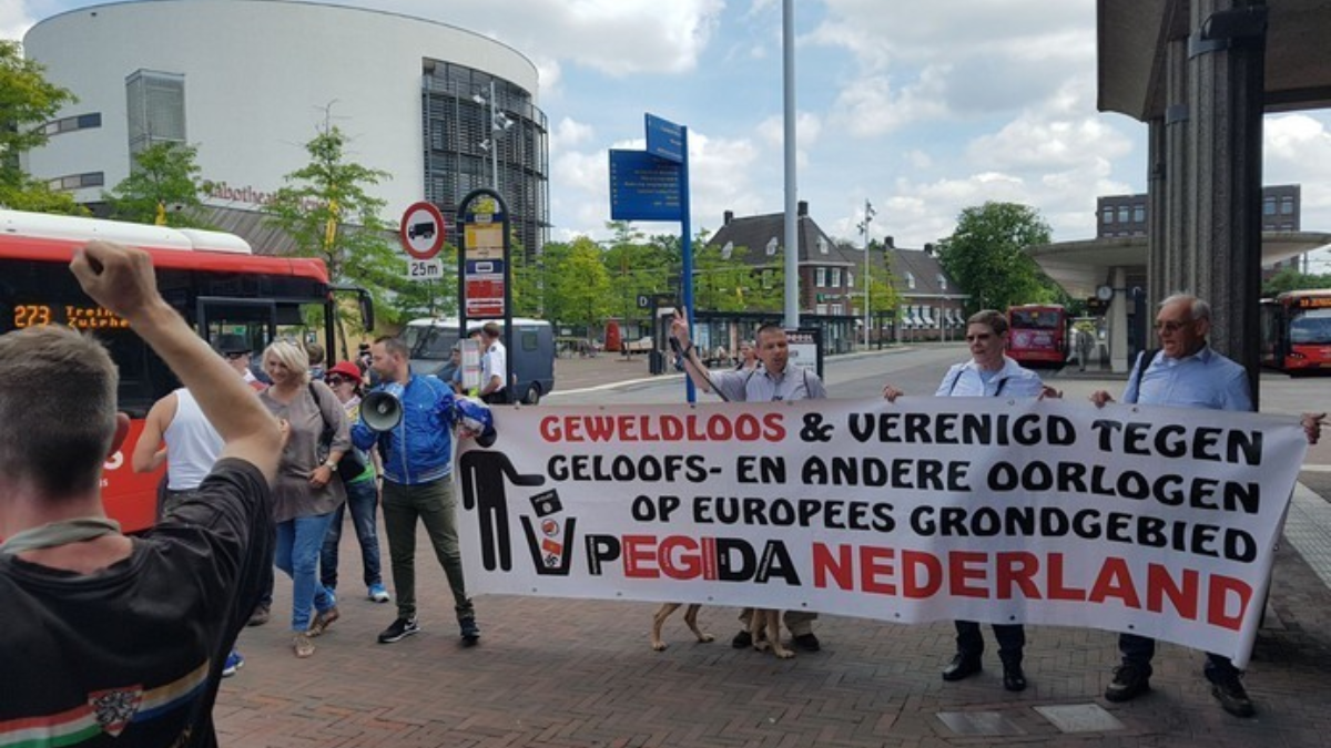 275704 pegida in hengelo