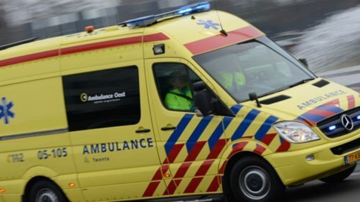 273485 NL ambulance 582x280
