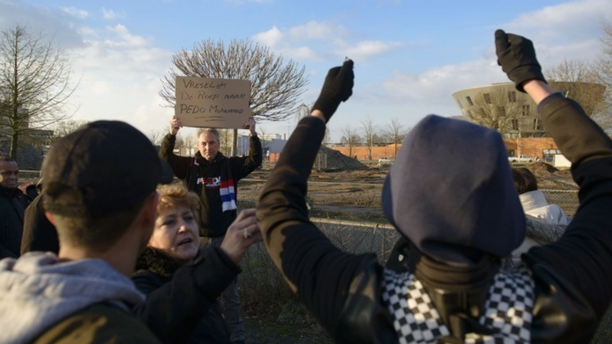 273401 demonstratie