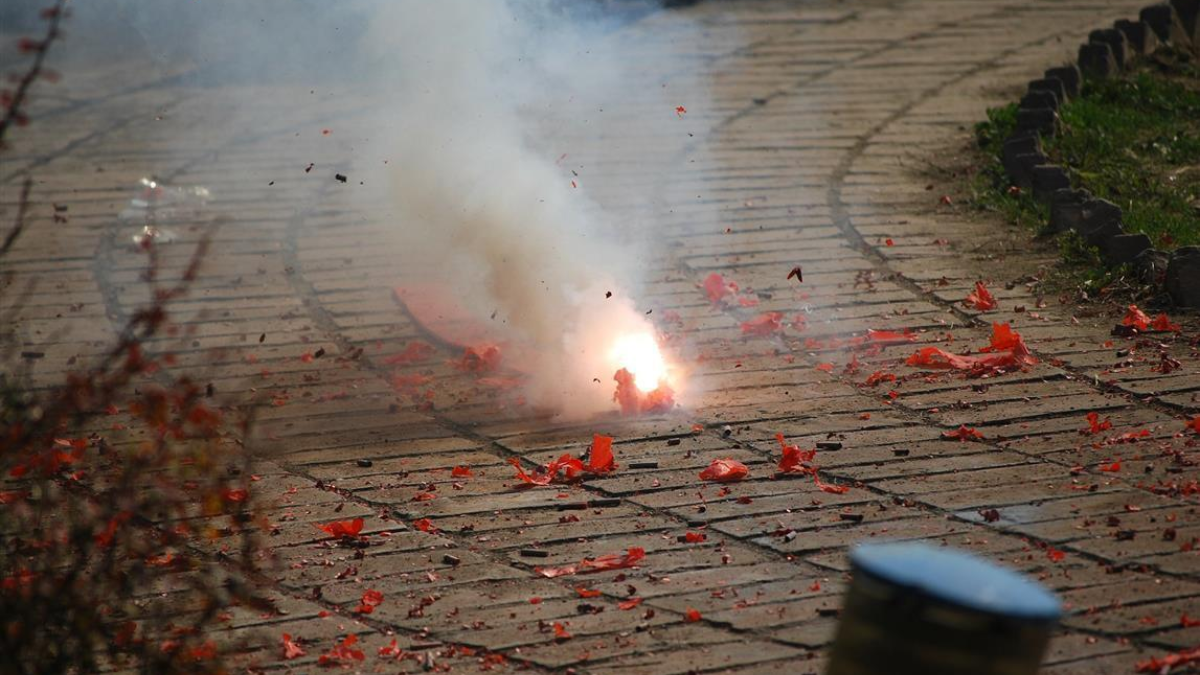 270840 firecracker 17163 1920 1