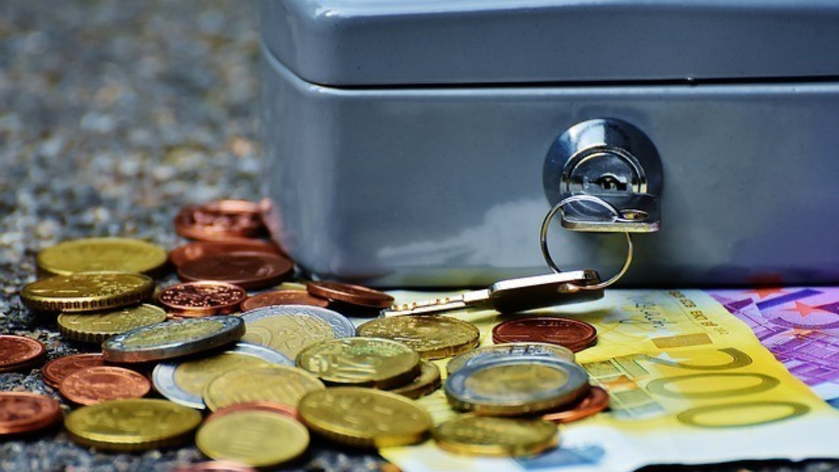 258336 cashbox 1642988 640