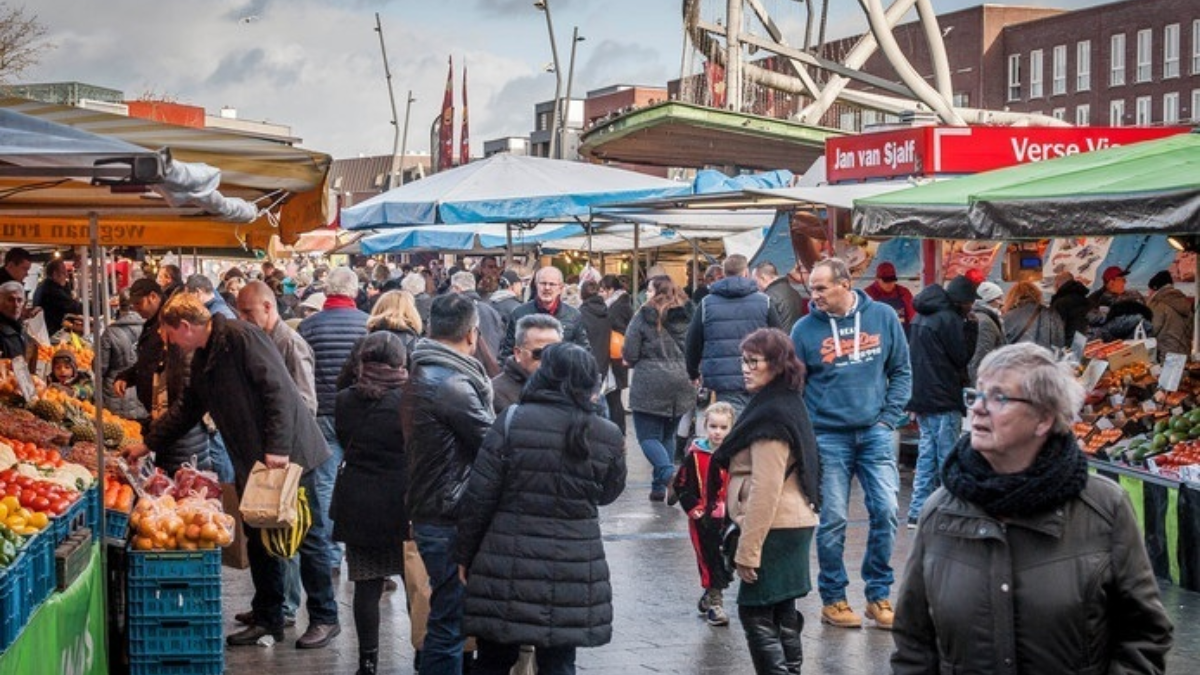 255253 markt 1