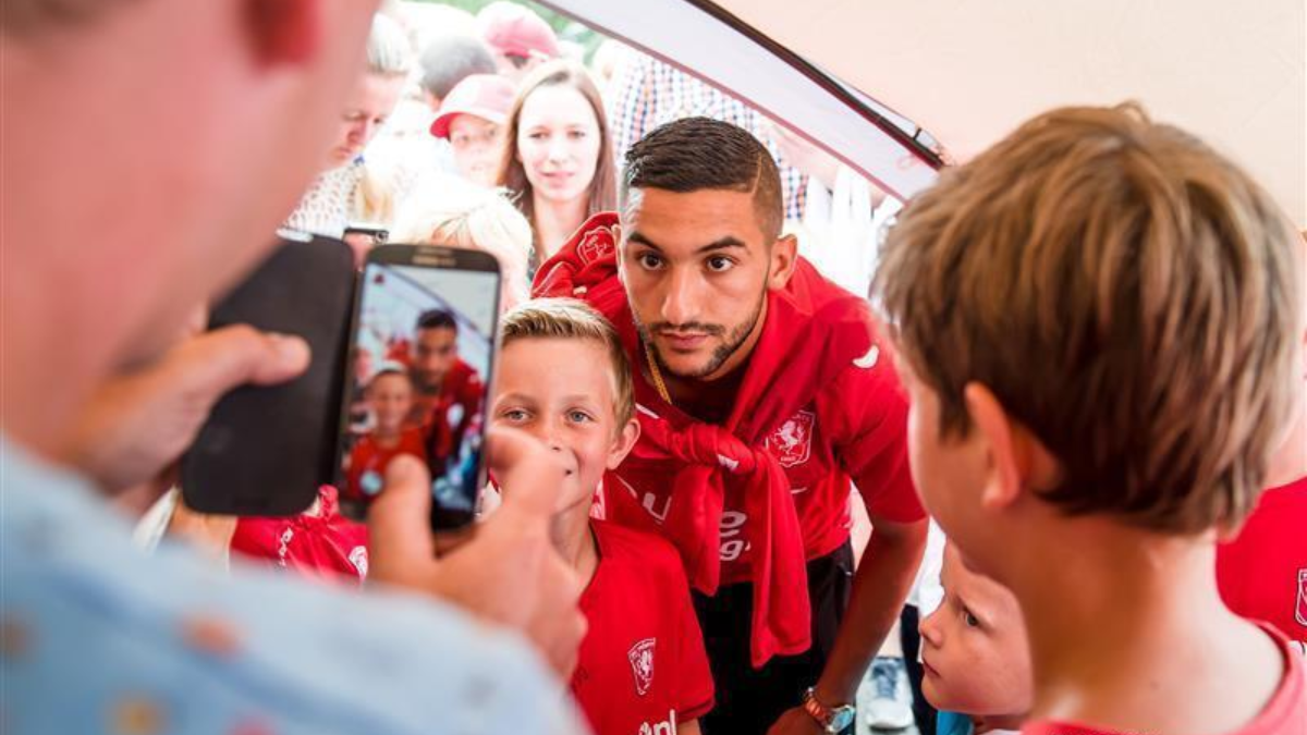 254608 758762 Thumb Large ziyech