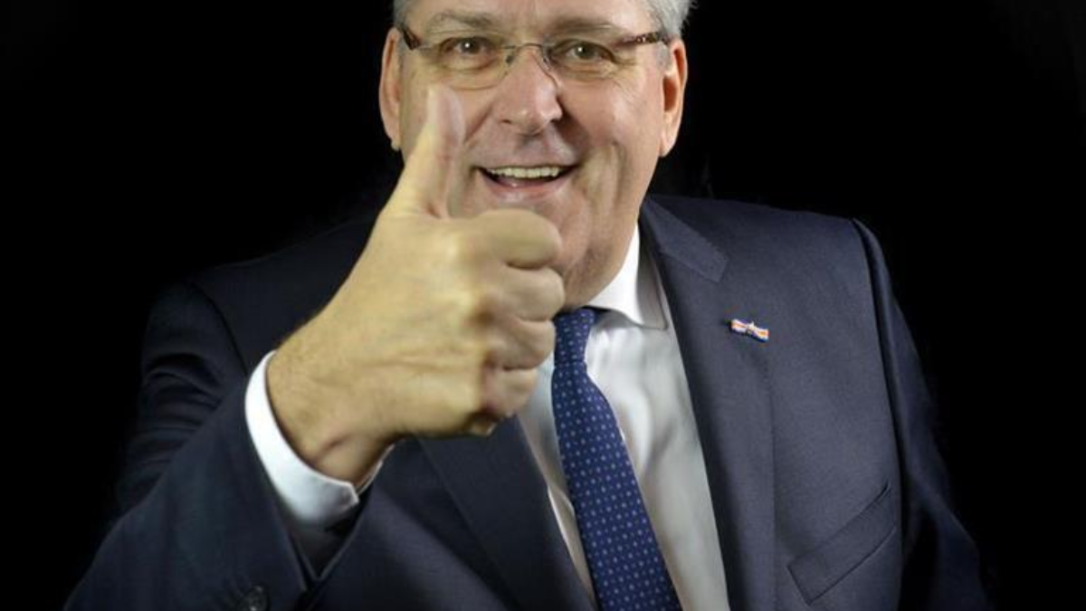 253012 786598 Thumb Large