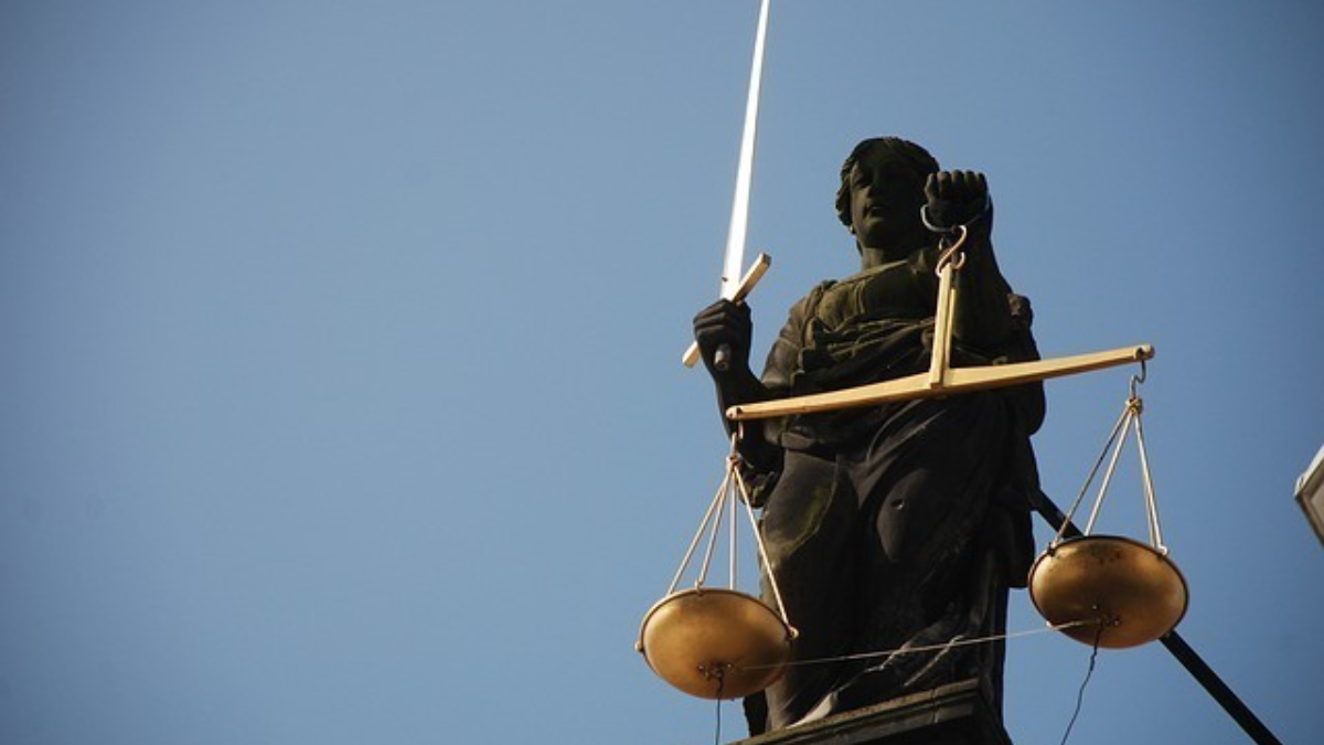 249929 lady justice 677945 640 1